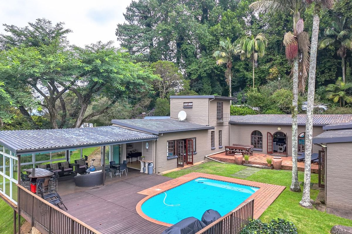 Family home with garden cottage - Photo 5