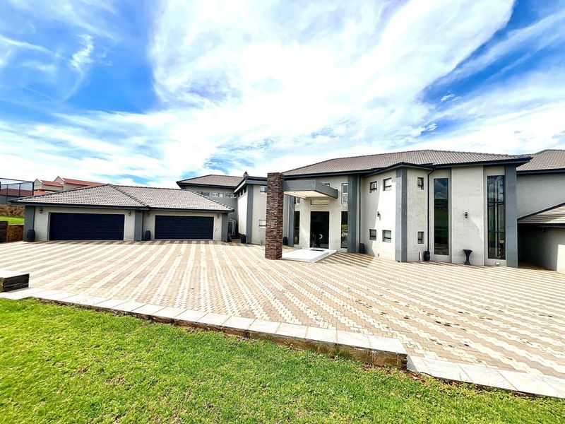 A Private Estate Where Luxury Meets Sustainable Living - Photo 4