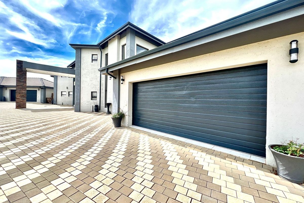 A Private Estate Where Luxury Meets Sustainable Living - Photo 3