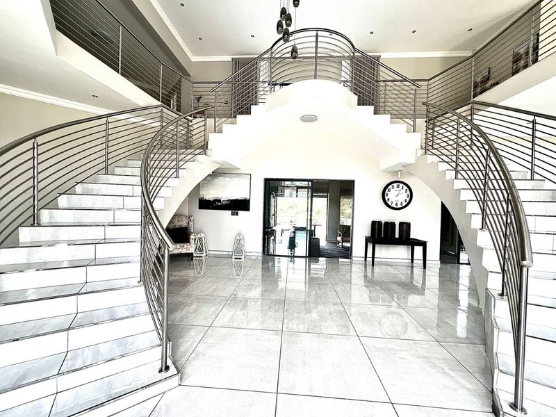 A Private Estate Where Luxury Meets Sustainable Living - Photo 8