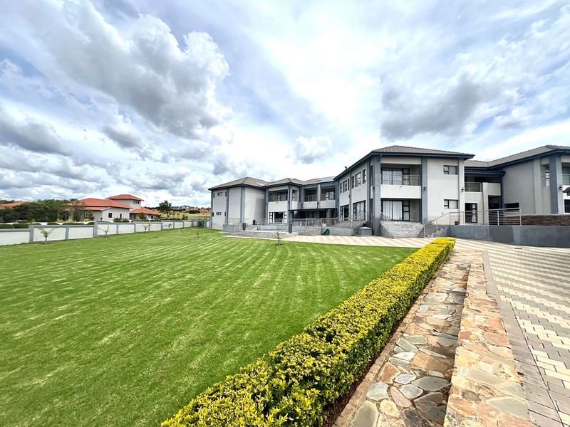 A Private Estate Where Luxury Meets Sustainable Living - Photo 6