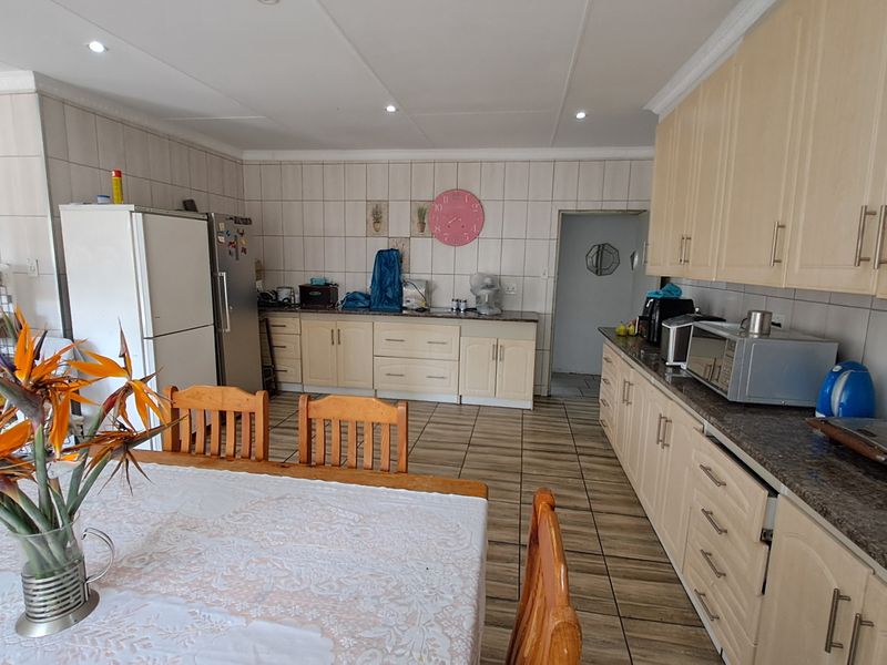 Spacious 1.8 Hectare Smallholding – Endless Potential for Country Living - Photo 10