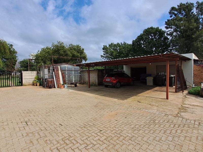 Spacious 1.8 Hectare Smallholding – Endless Potential for Country Living - Photo 8