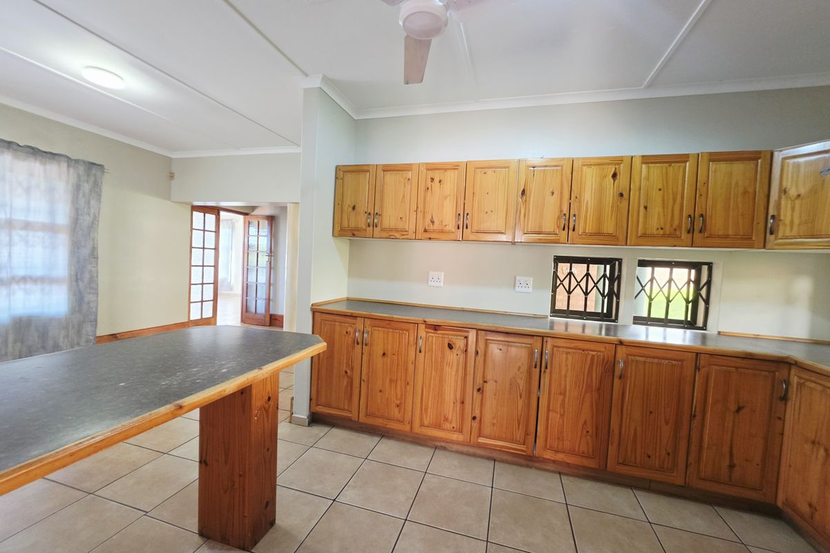 3 Bedroom House to Rent - Photo 2