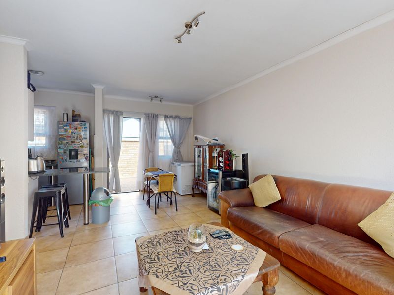 Neat Pet Friendly Simplex with Private Garden In Beyers Park - Photo 6
