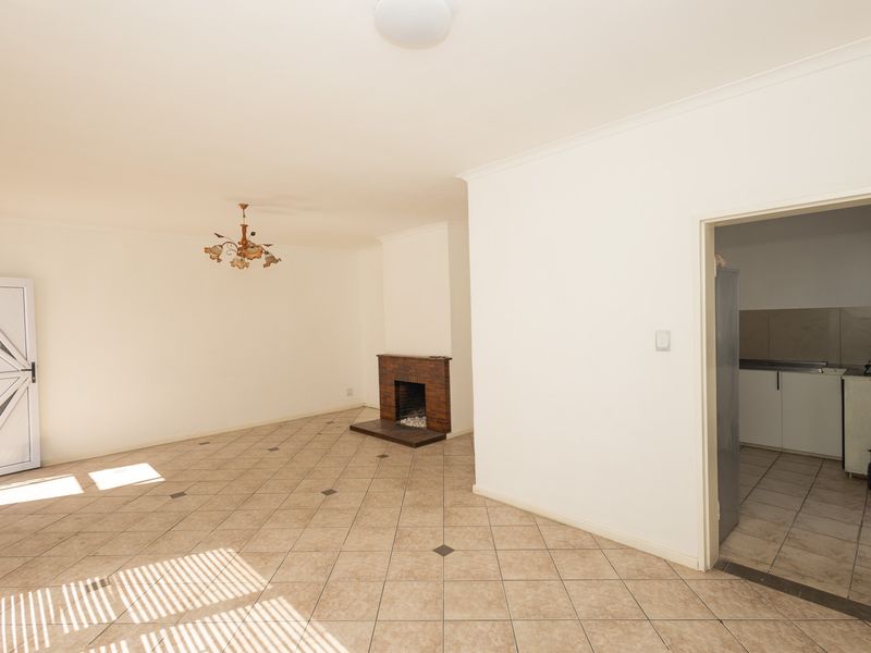 Neat as a Pin! - Photo 7