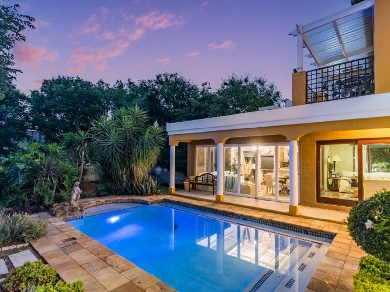 Rare 4 Bedroom Tuscan Style Home n Ruimsig Country Estate - Photo 9