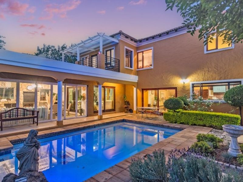 Rare 4 Bedroom Tuscan Style Home n Ruimsig Country Estate - Photo 7