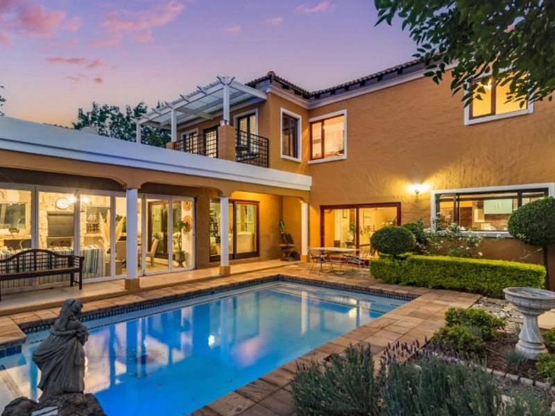 Rare 4 Bedroom Tuscan Style Home n Ruimsig Country Estate - Photo 6