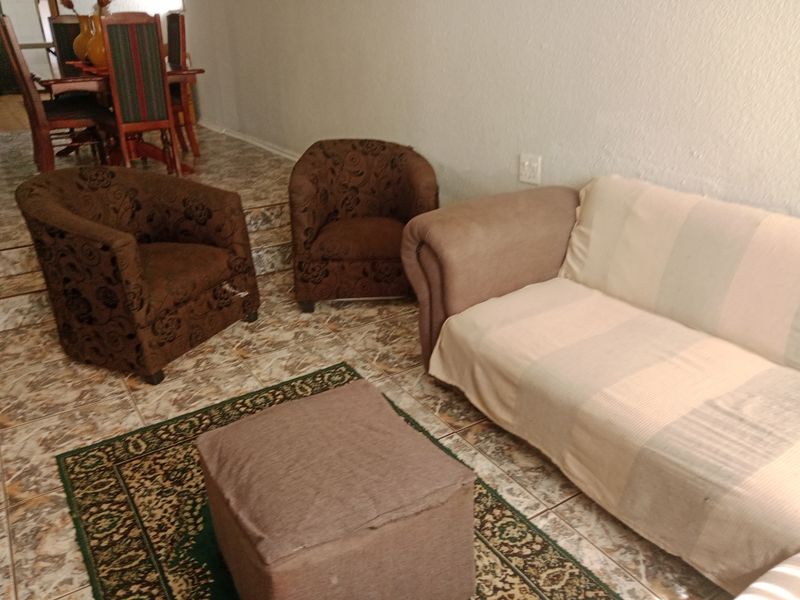 4 bedrooms, 2 bathrooms Crown Gardens - Photo 9