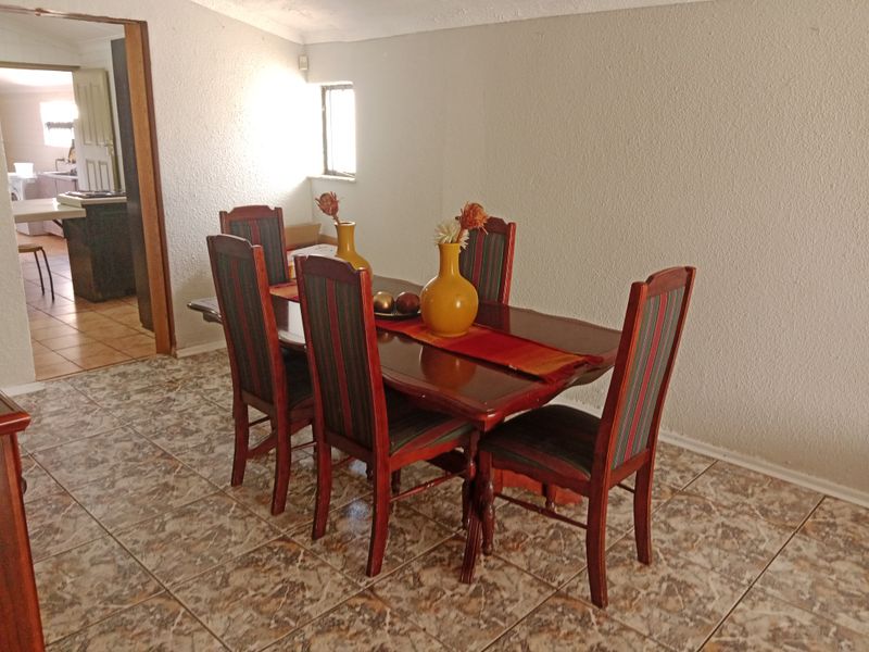 4 bedrooms, 2 bathrooms Crown Gardens - Photo 7