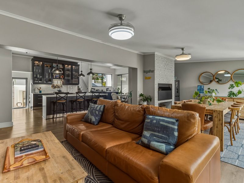 Family Home in Schonenberg Estate—Entertain in Style with Pool & Braai - Photo 9