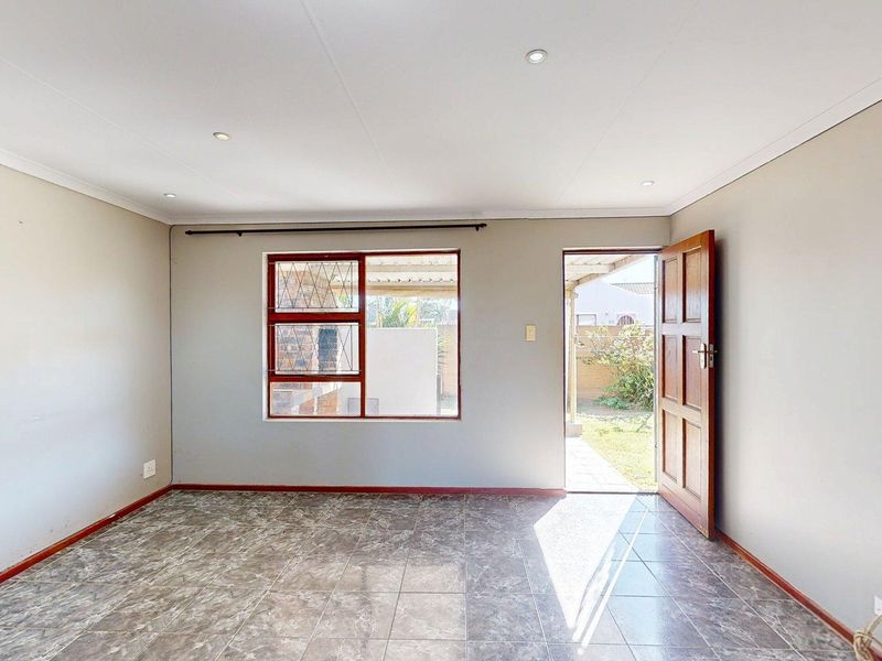 Cozy 2-Bedroom Townhouse in Kabega - Photo 4