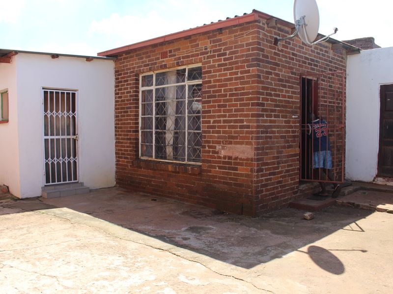 Seller Collecting R 19 200 Monthly In Rrental Income - Photo 2