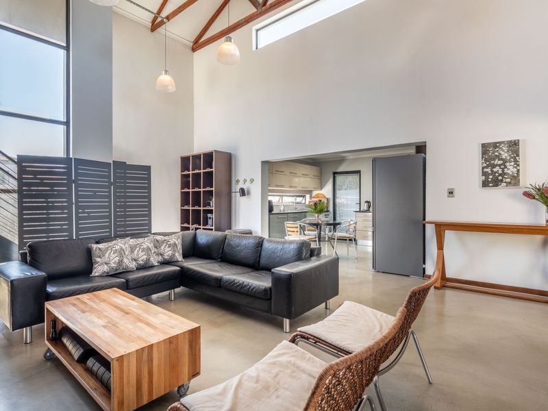 Double volume ceiling House 3 beds,2 lounges, 2  baths ,double garage for sale in parklands! - Photo 4