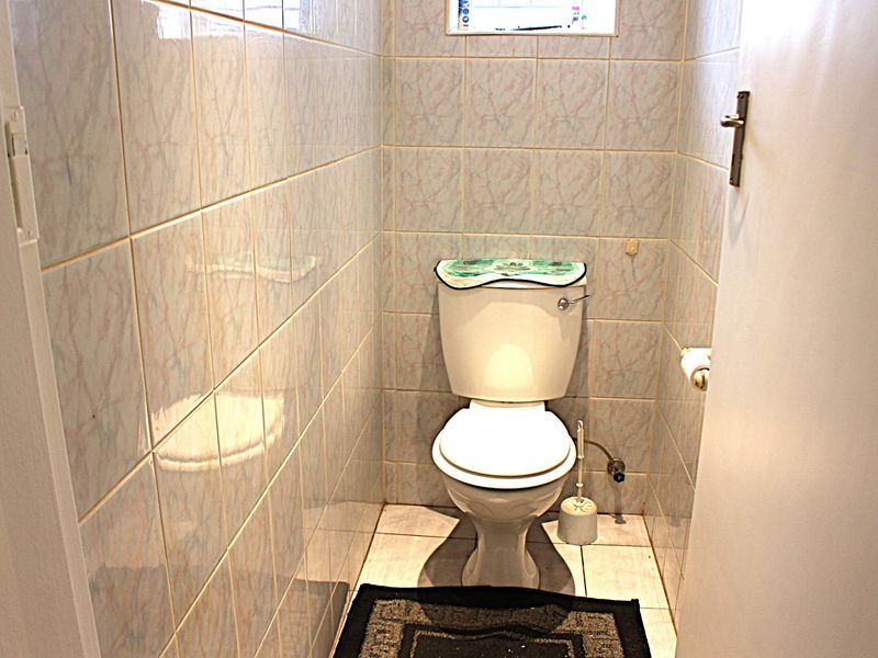 This Immaculate and Spacious Family Home Is Move In Ready - Photo 6