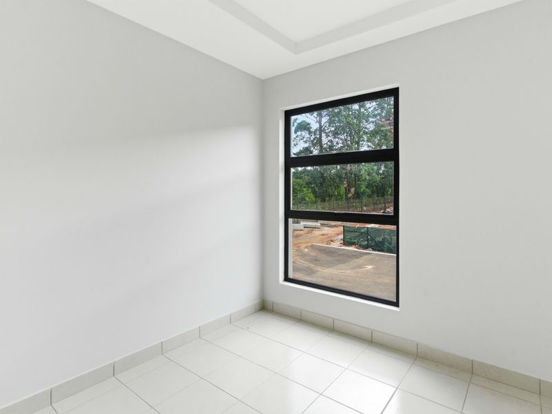 Modern 2-Bedroom - Photo 4