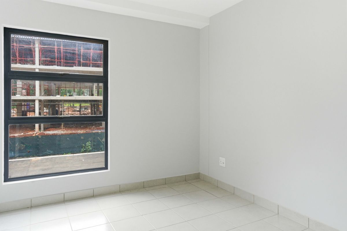 Modern 2-Bedroom - Photo 3