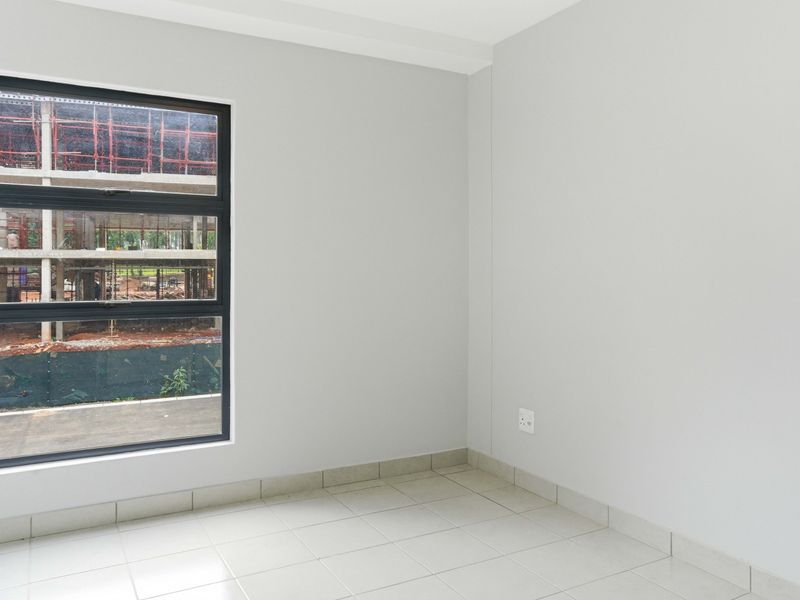 Modern 2-Bedroom - Photo 3