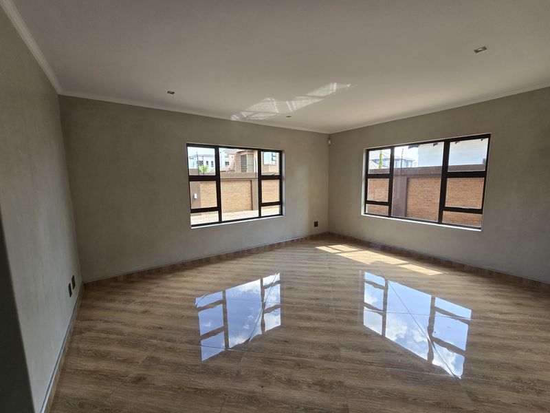 New Build Double Storey Delight! - Photo 10