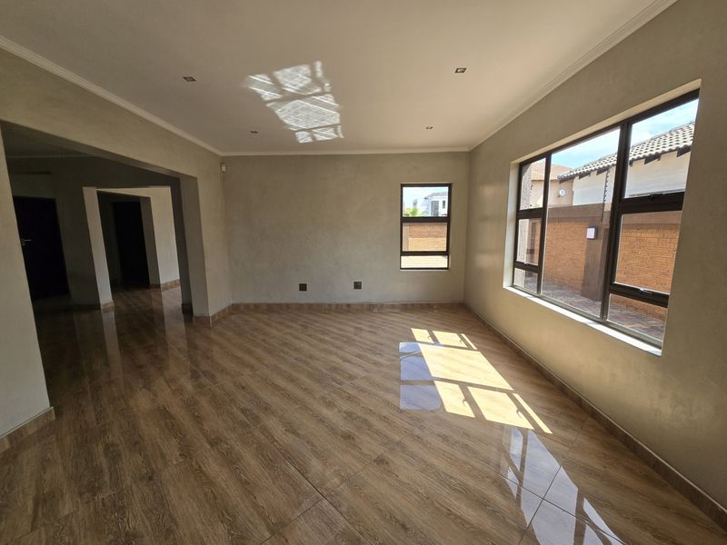 New Build Double Storey Delight! - Photo 6