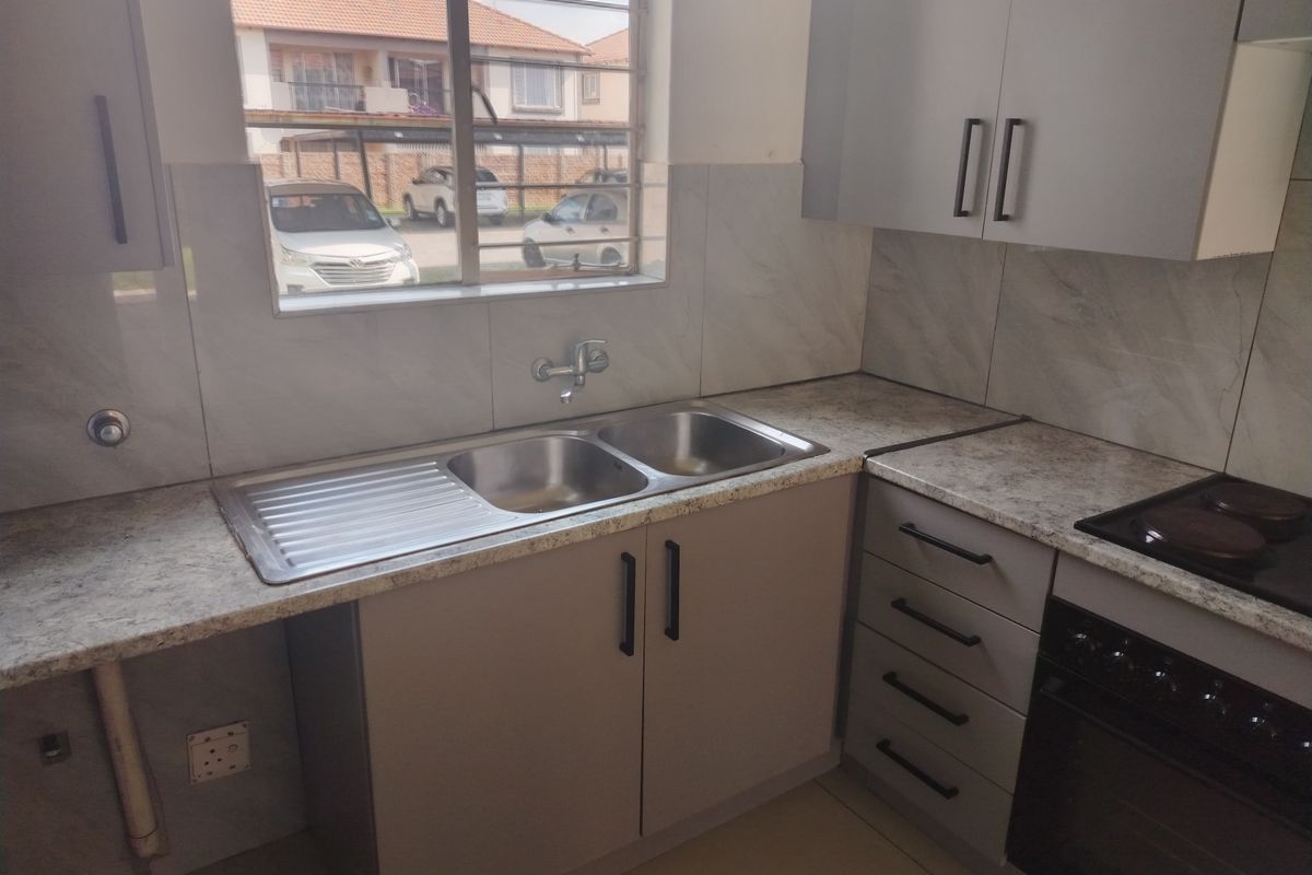 Flat Rental Monthly In Brakpan - Photo 2