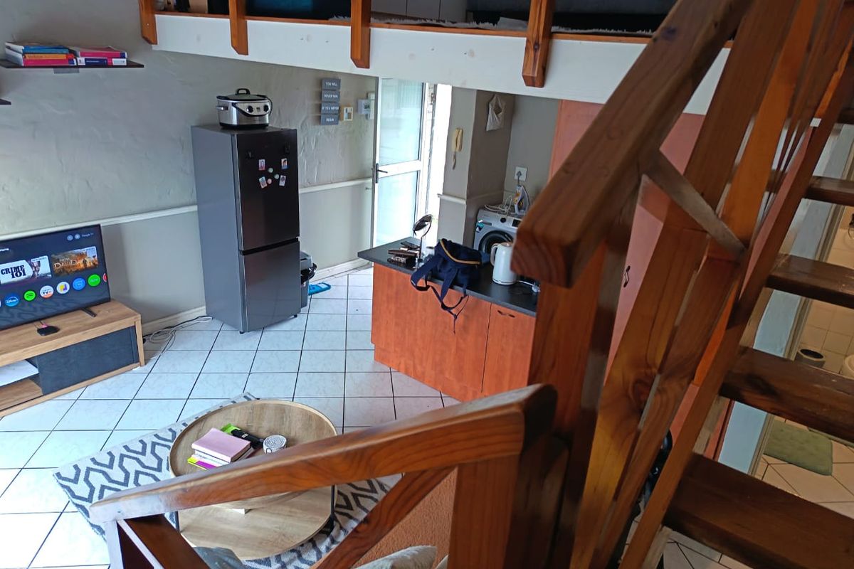 Humewood:   Popular Loft apartment in Humewood Gardens - Photo 4