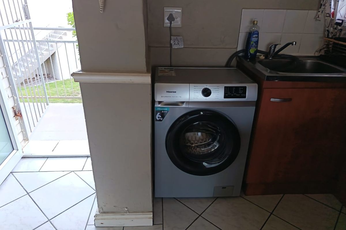 Humewood:   Popular Loft apartment in Humewood Gardens - Photo 5