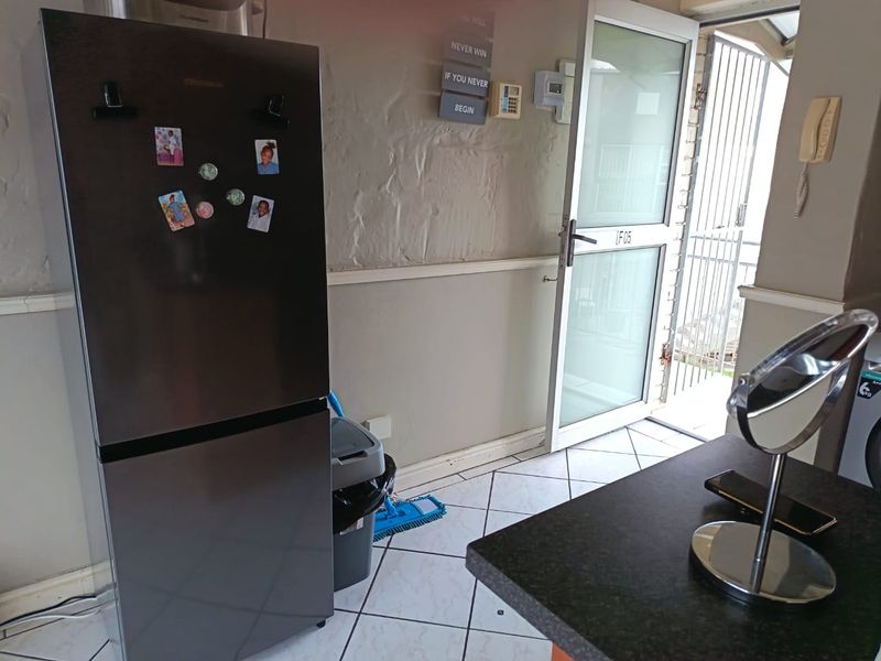 Humewood:   Popular Loft apartment in Humewood Gardens - Photo 10