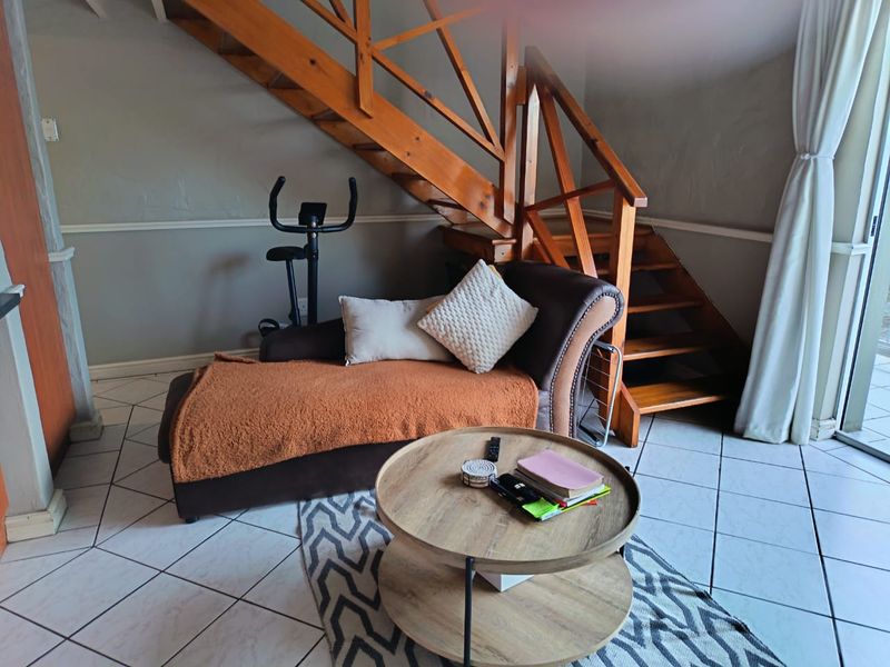 Humewood:   Popular Loft apartment in Humewood Gardens - Photo 8