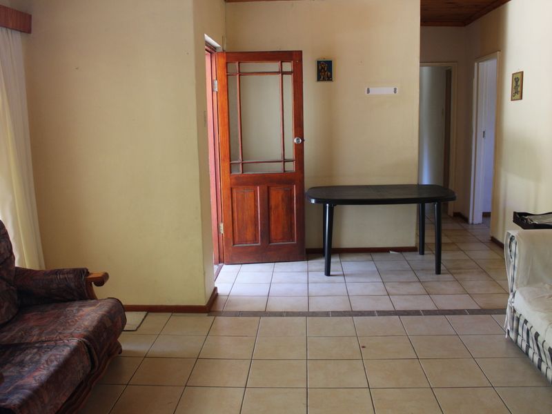 Langebaan - Midtown property - stone throw from beach - Photo 7