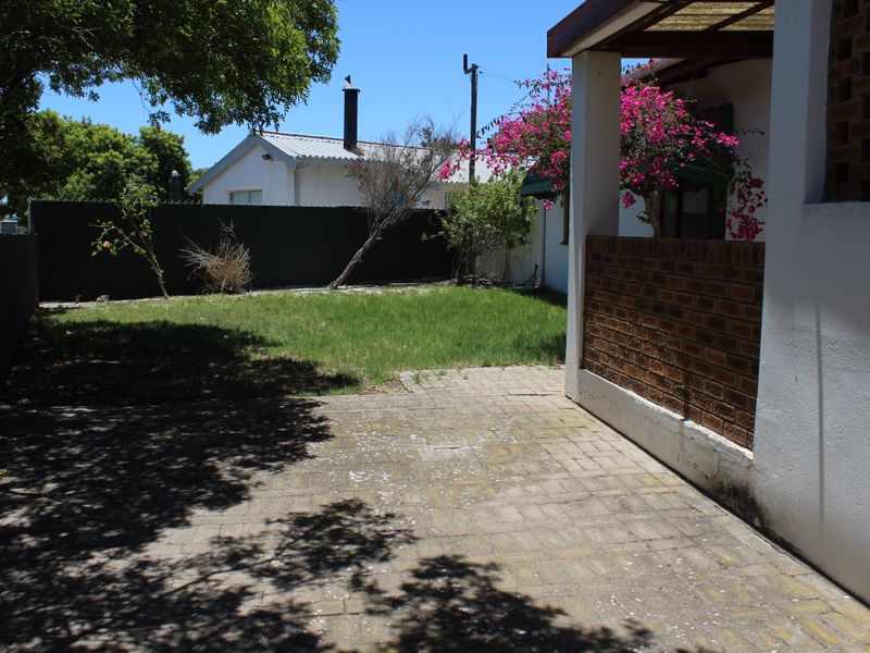 Langebaan - Midtown property - stone throw from beach - Photo 6