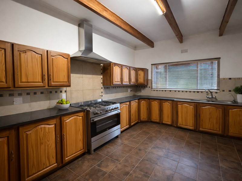 Spacious Family Living with Exceptional Entertainment & Garden Oasis - Photo 4