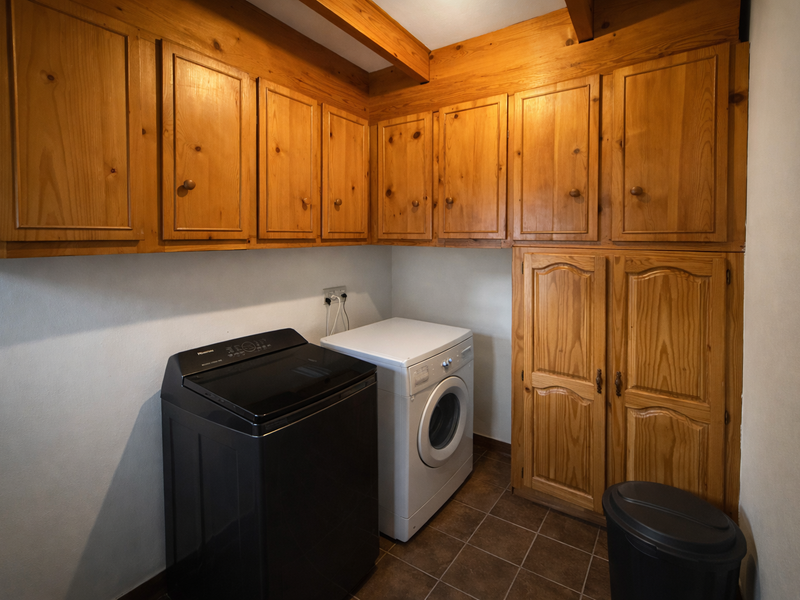 Spacious Family Living with Exceptional Entertainment & Garden Oasis - Photo 5