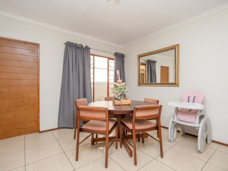 Modern 2-Bed, 2-Bath Unit for Sale in Chestnut Grove, North Riding - Photo 3