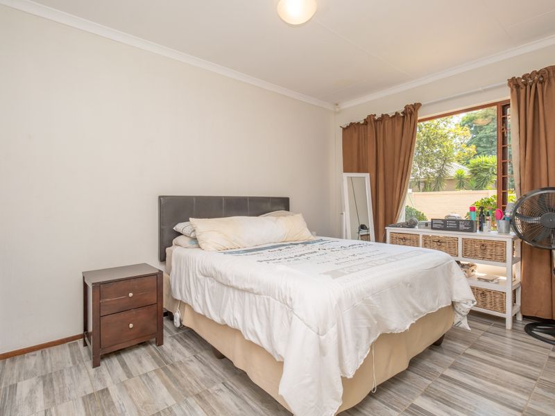 Modern 2-Bed, 2-Bath Unit for Sale in Chestnut Grove, North Riding - Photo 10