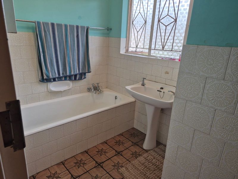 Spacious Family Home with Borehole on a Large Stand - Photo 9