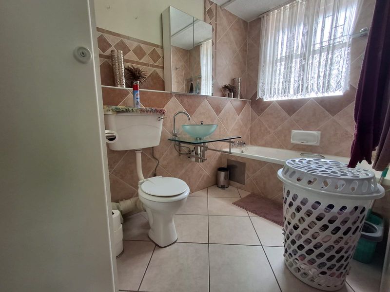 MODERN 1 BEDROOM APARTMENT IN WONDERBOOM SOUTH - Photo 10