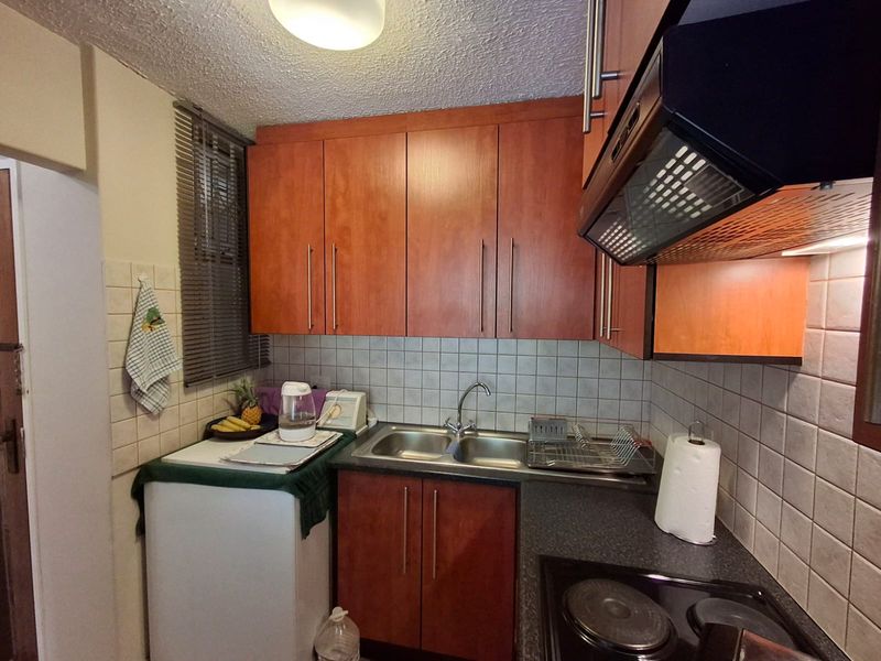 MODERN 1 BEDROOM APARTMENT IN WONDERBOOM SOUTH - Photo 7