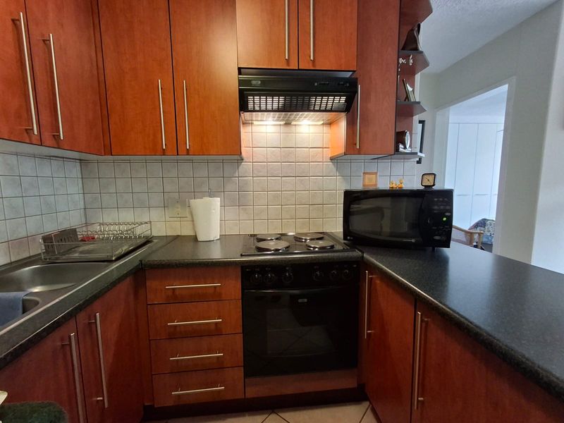 MODERN 1 BEDROOM APARTMENT IN WONDERBOOM SOUTH - Photo 6