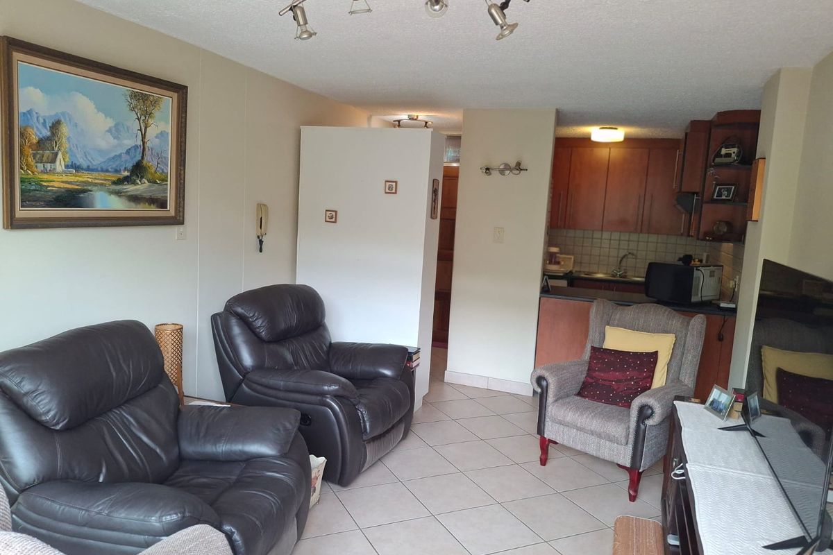 MODERN 1 BEDROOM APARTMENT IN WONDERBOOM SOUTH - Photo 5