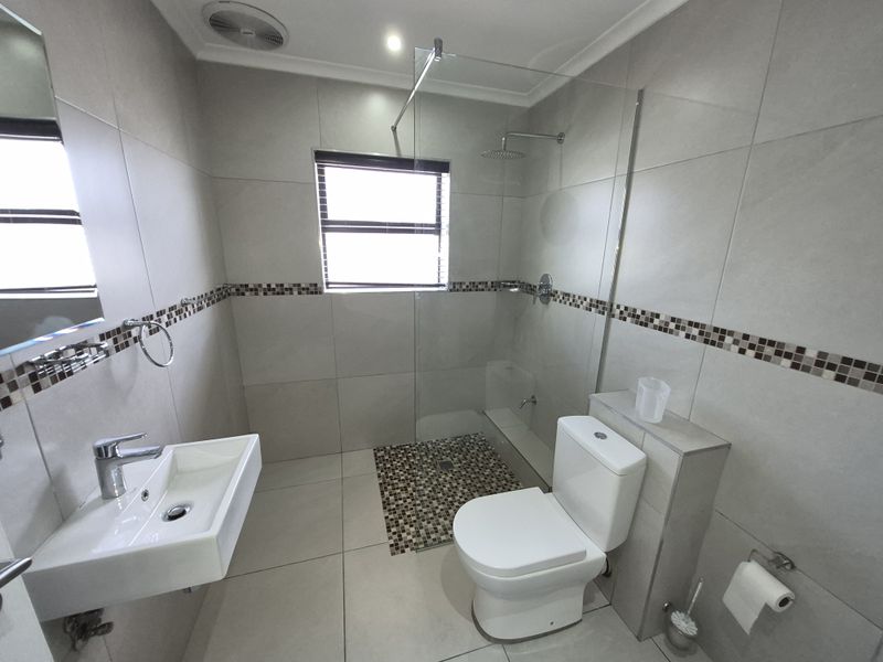 Modern 3 bedroom & 2 bathrooms - Photo 9