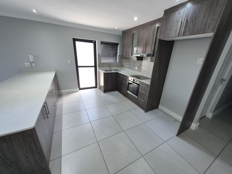 Modern 3 bedroom & 2 bathrooms - Photo 6