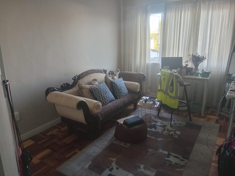 Central, Secure & Move-In Ready – Upmarket 2-Bedroom Apartment - Photo 9