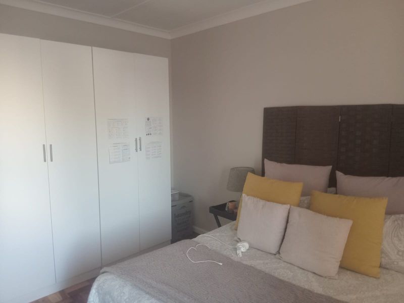 Central, Secure & Move-In Ready – Upmarket 2-Bedroom Apartment - Photo 8