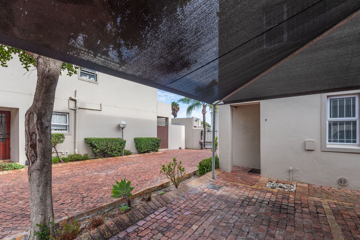 Duplex property, 2beds, 1.5 baths, garden, parking for sale in Parklands! - Photo 4