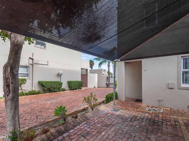 Duplex property, 2beds, 1.5 baths, garden, parking for sale in Parklands! - Photo 4