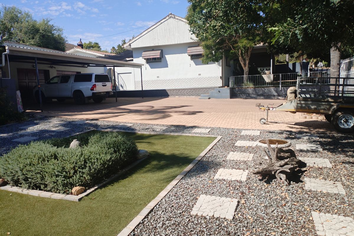 4 BEDROOM HOUSE  WITH FLATLET IN AMANDELRUG FOR SALE - Photo 3