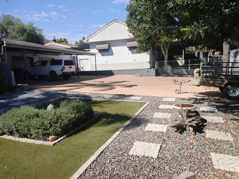 4 BEDROOM HOUSE  WITH FLATLET IN AMANDELRUG FOR SALE - Photo 3