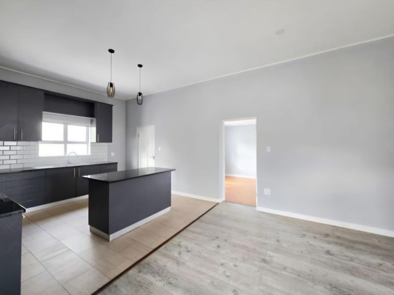 Spacious Open-Plan Home with Indoor Entertainment Area - Photo 7